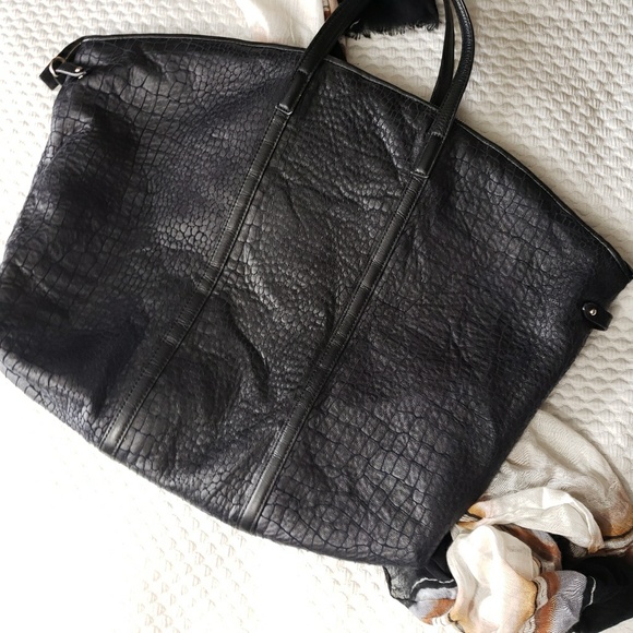 Kelsi Dagger Large Black Snakeskin Pattern Bag - Picture 2 of 7